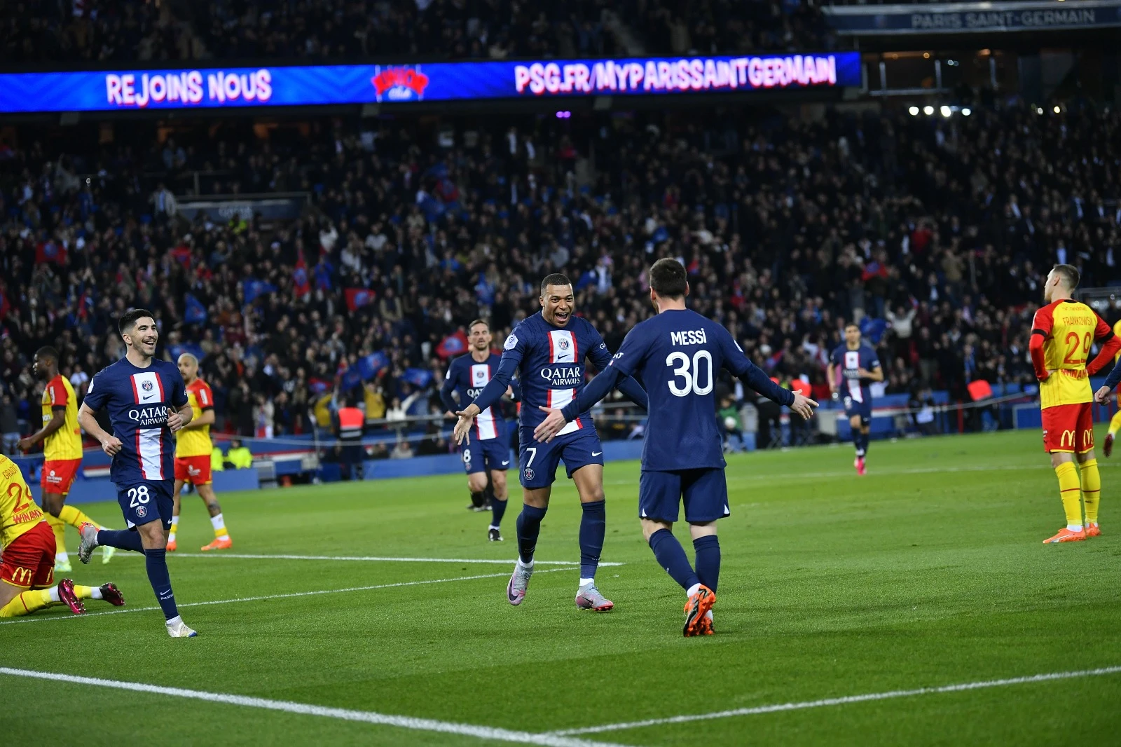 PSG u derbiju svladao Lens, rekordi Mbappea i Messija