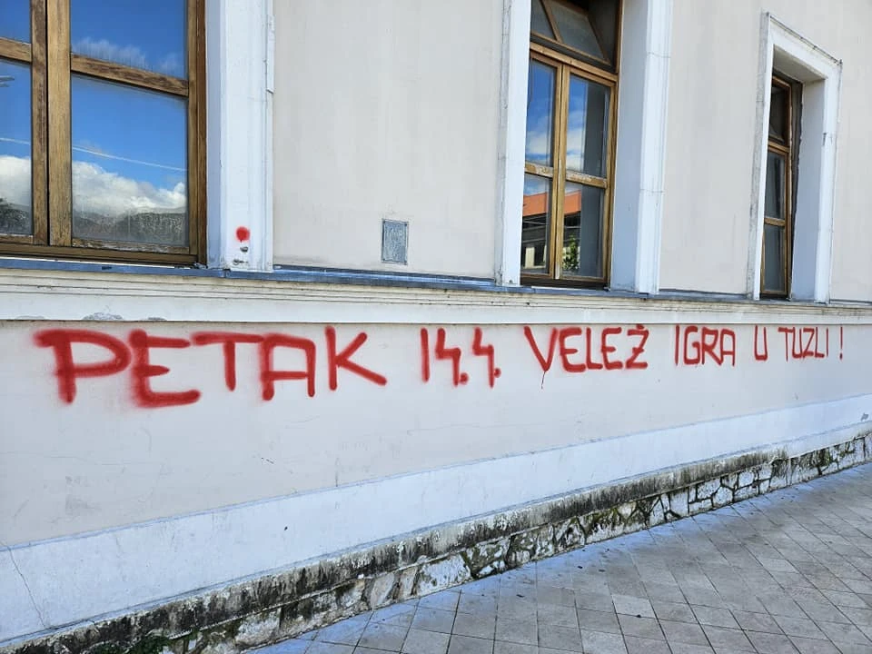 U Mostaru oštećene desetine fasada zbog navijača Veleža