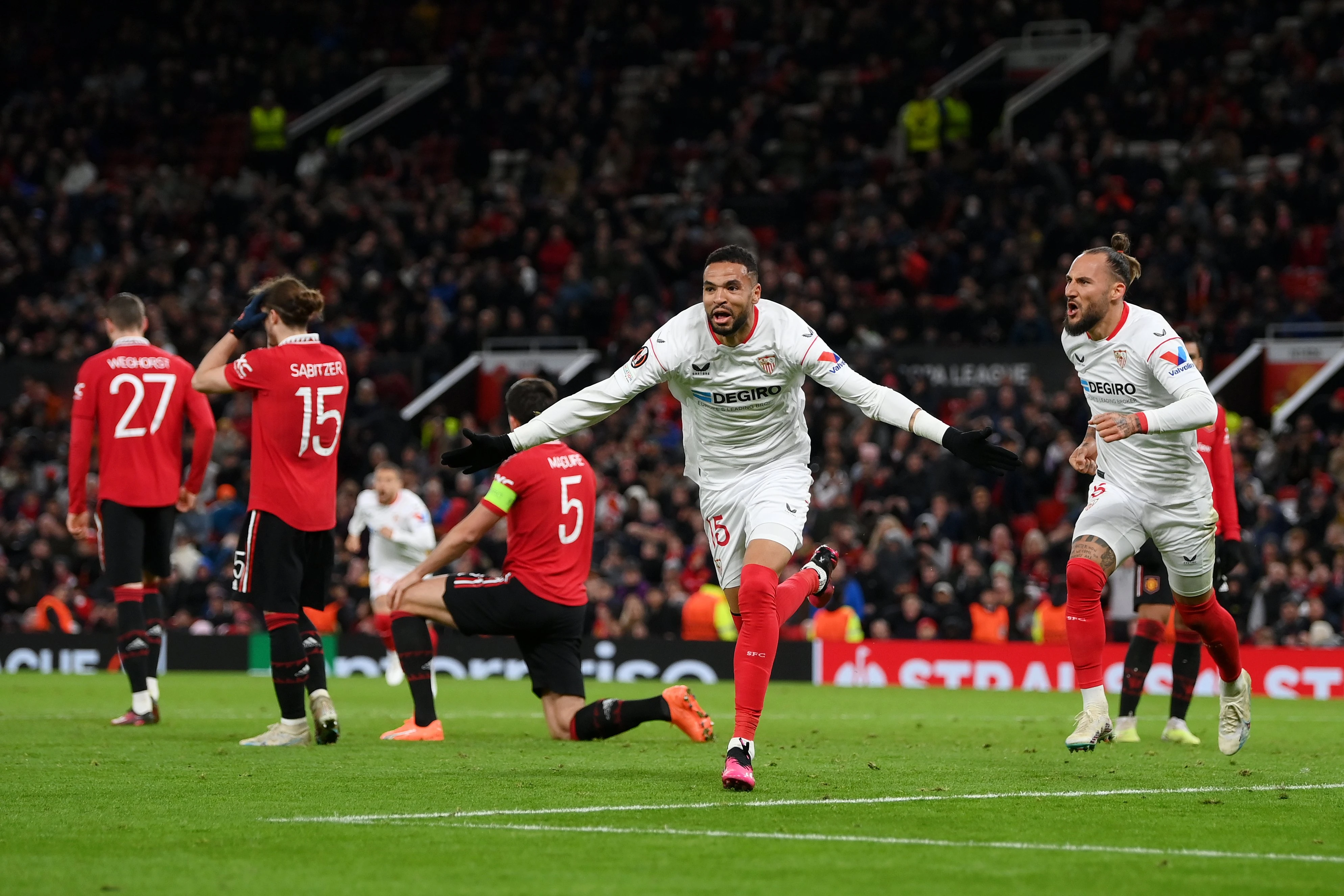 Autogolovi u finišu šokirali United, minimalac Juventusa