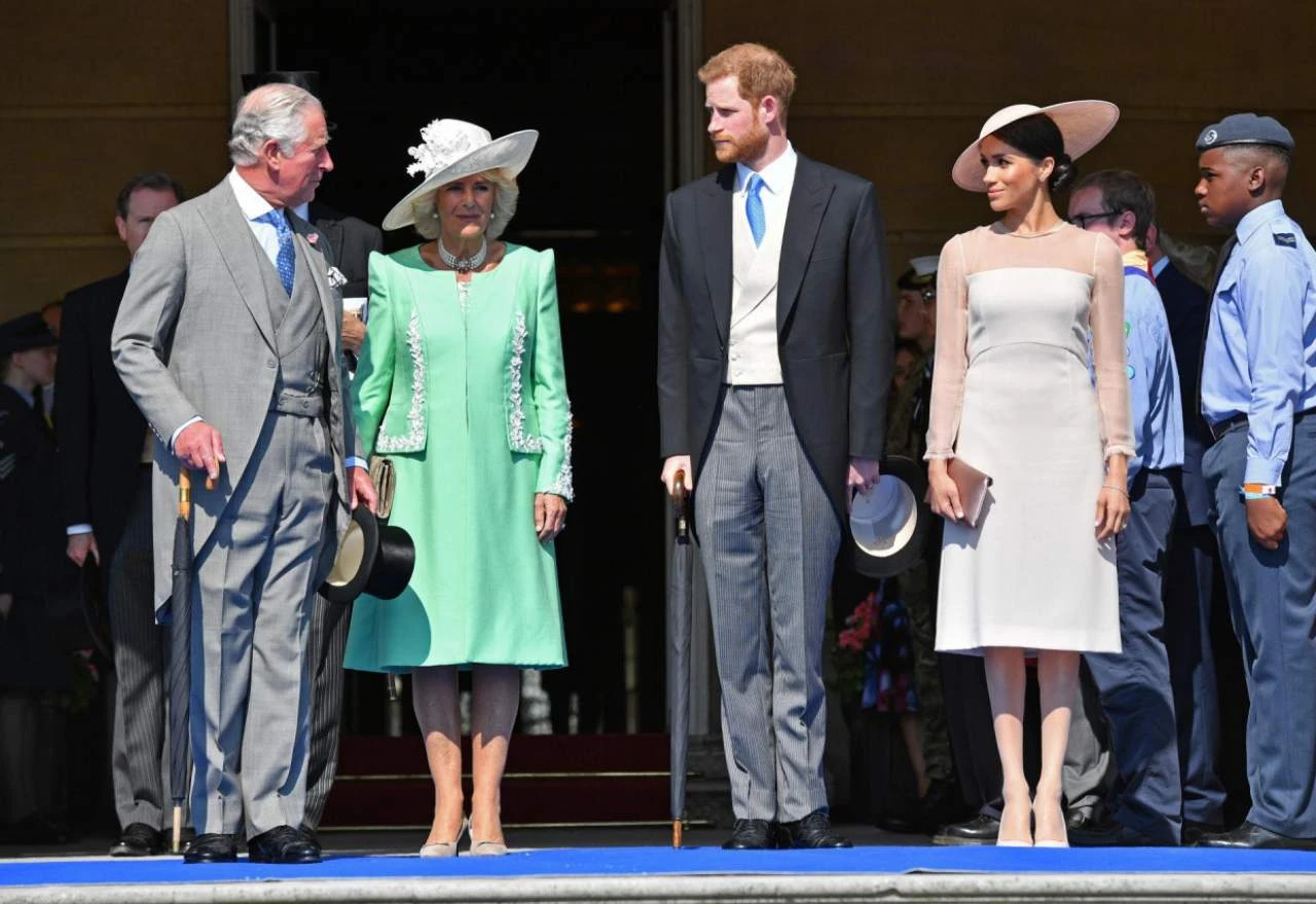 Princ Harry dolazi, Meghan ostaje