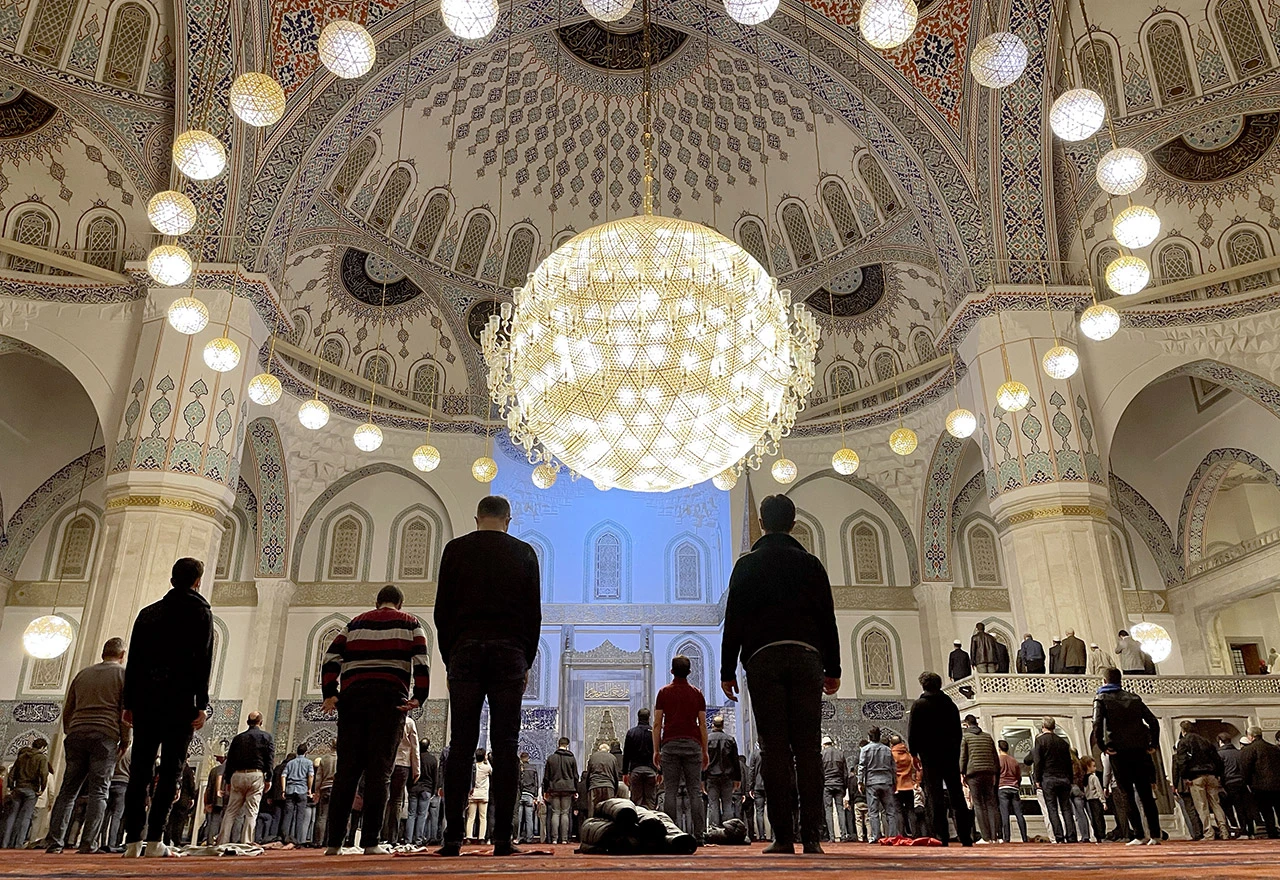 Broj muslimana premašio dvije milijarde: Uskoro će prestići kršćane