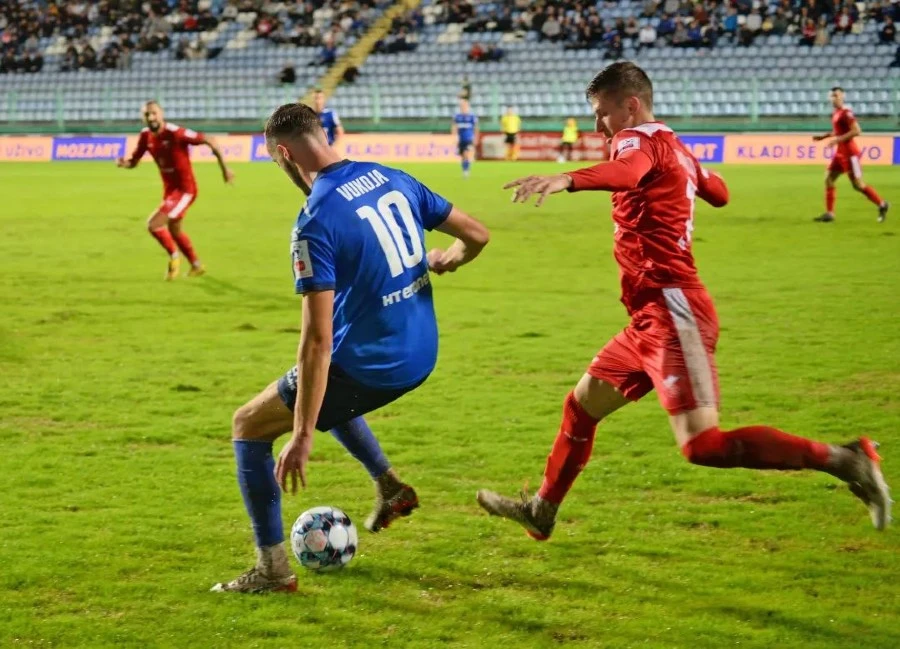 Nula na Pecari, domaćin izviždan 