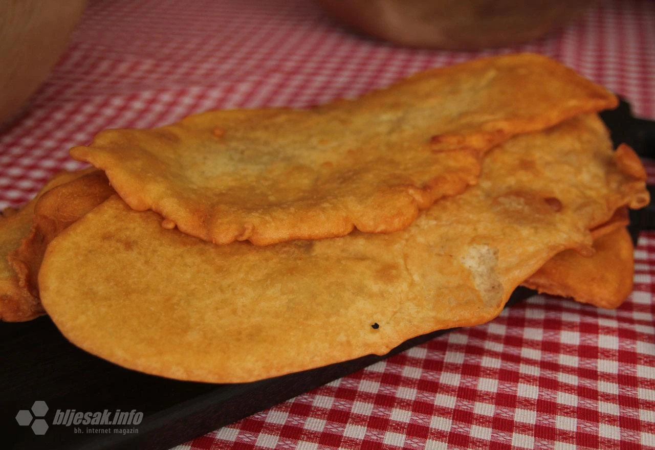 Na Gastro festu u Mostaru uz muziku hercegovački specijaliteti, palačinke, uštipci...