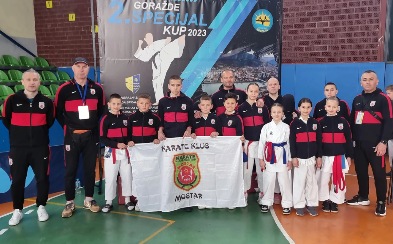 Karate klub ''Mostar'' se iz Goražda vratio sa 16 medalja