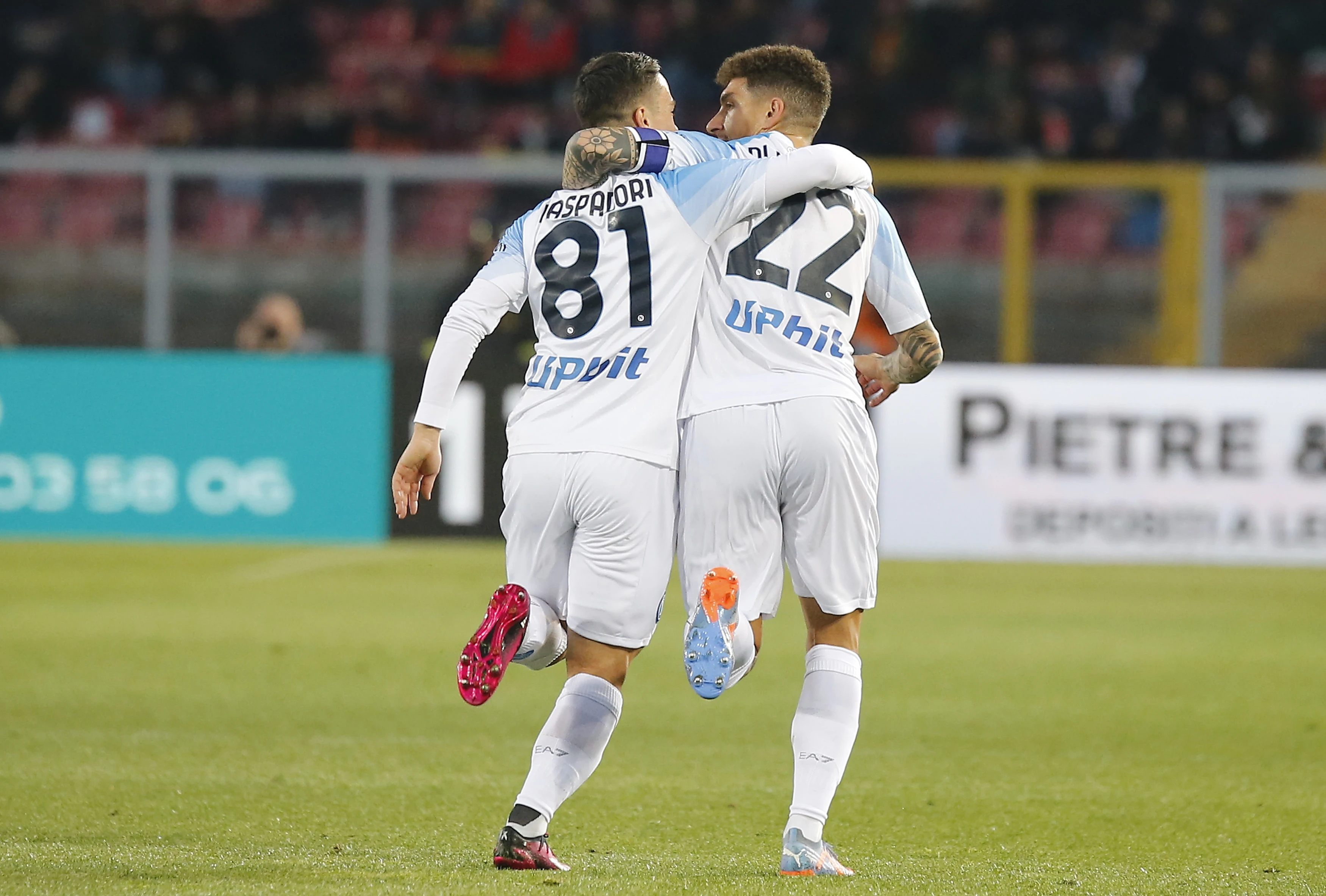 Napoli nezaustavljivo juri prema naslovu, remi Milana protiv Empolija