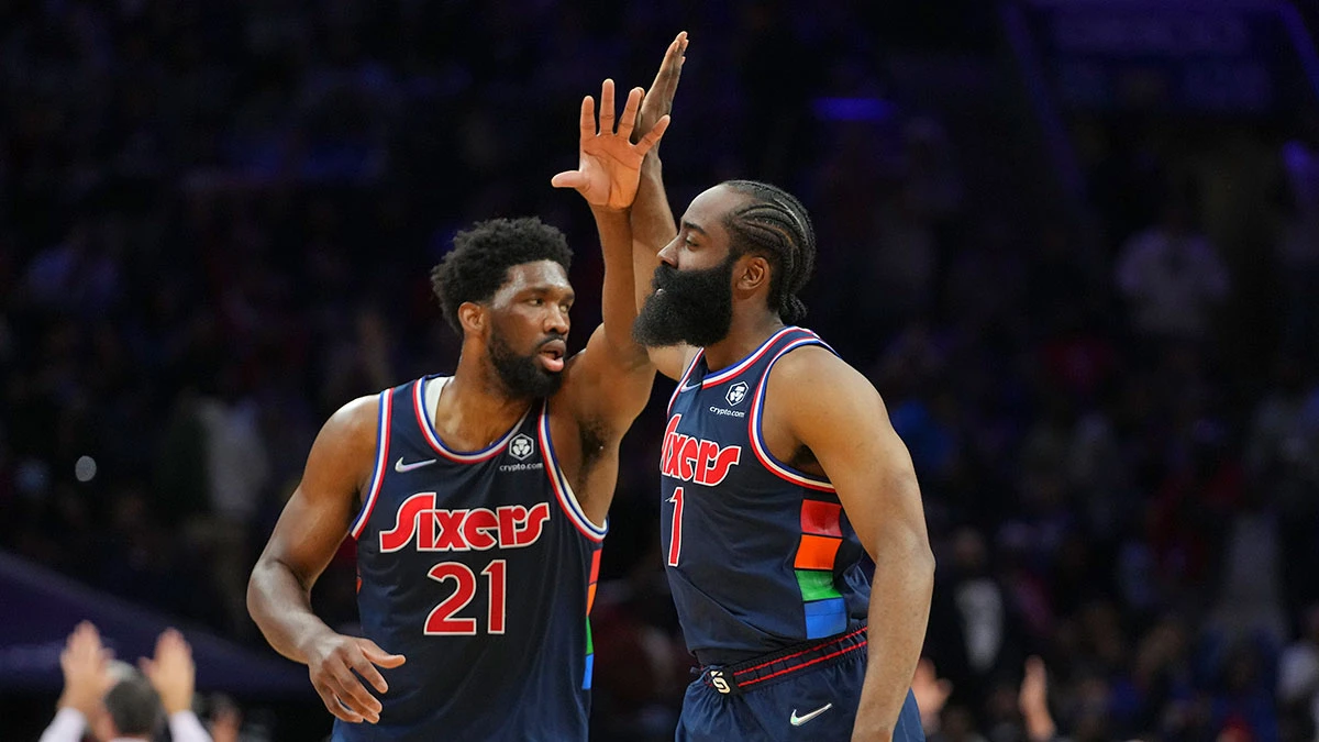 VIDEO I Curry pomogao Mavsima, Embiid nezadrživ