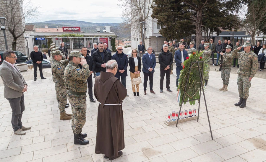 Širom Hercegovine obilježena 31. obljetnica utemeljenja Hrvatskog vijeća obrane