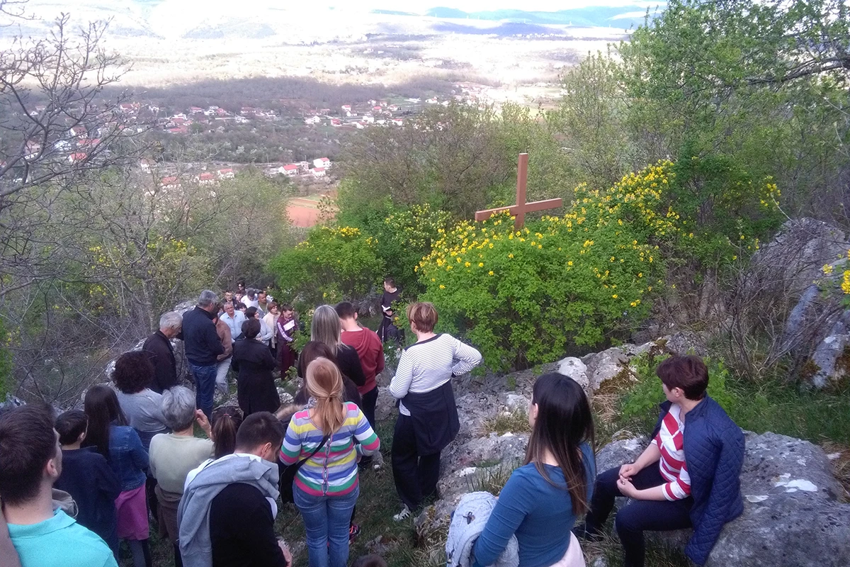 Uoči Cvjetne nedjelje u Mokrom pobožnost Puta križa uz Gradinu