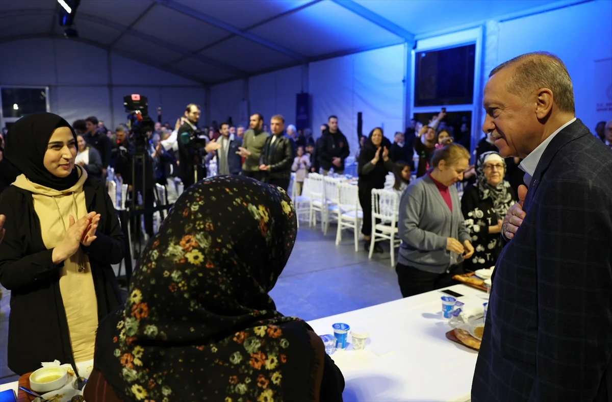 Erdogan: Radit ćemo danonoćno dok ne obnovimo potresom pogođene gradove
