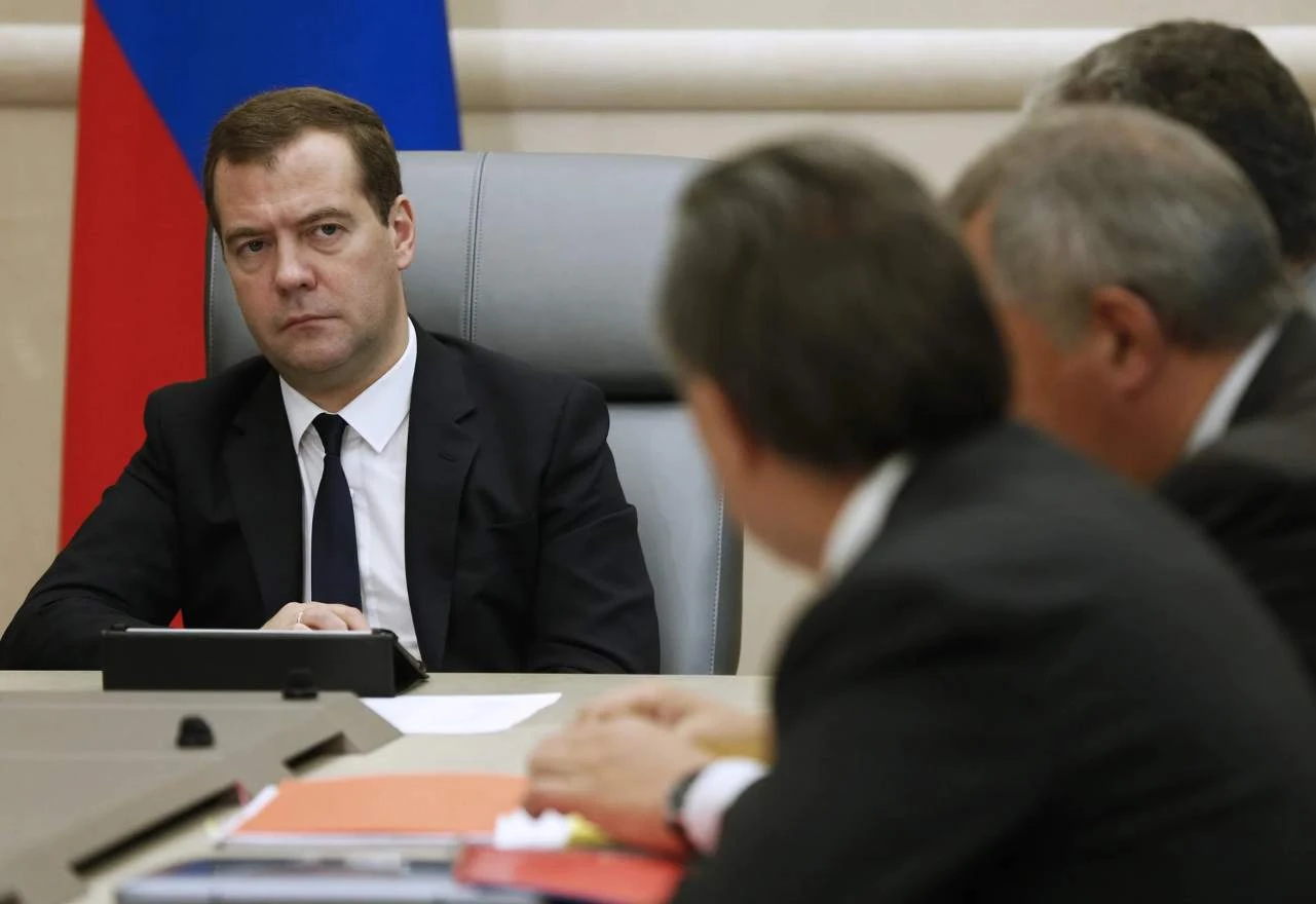 Medvedev prijeti nuklearnim oružjem ako se pokuša ponovno preuzeti Krim