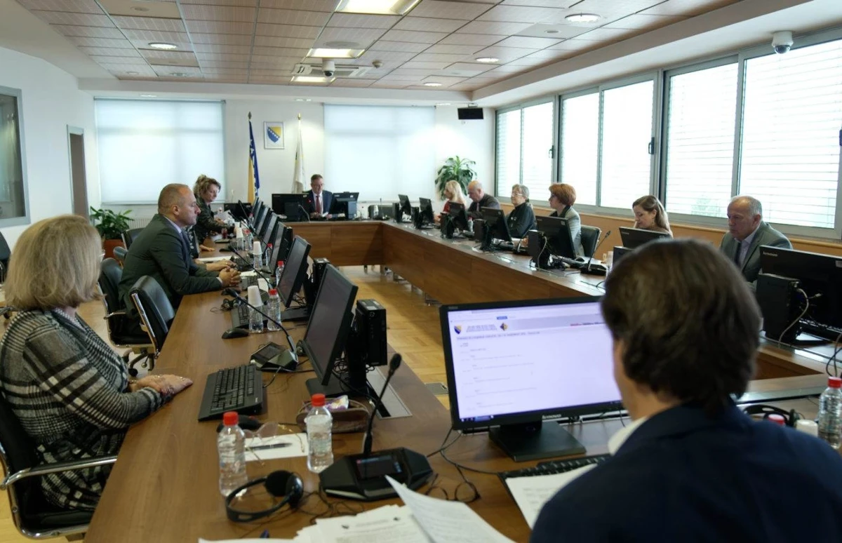 Glavni tužitelji loše rezultate pripisali policiji; manje optužnica za kriminal i korupciju