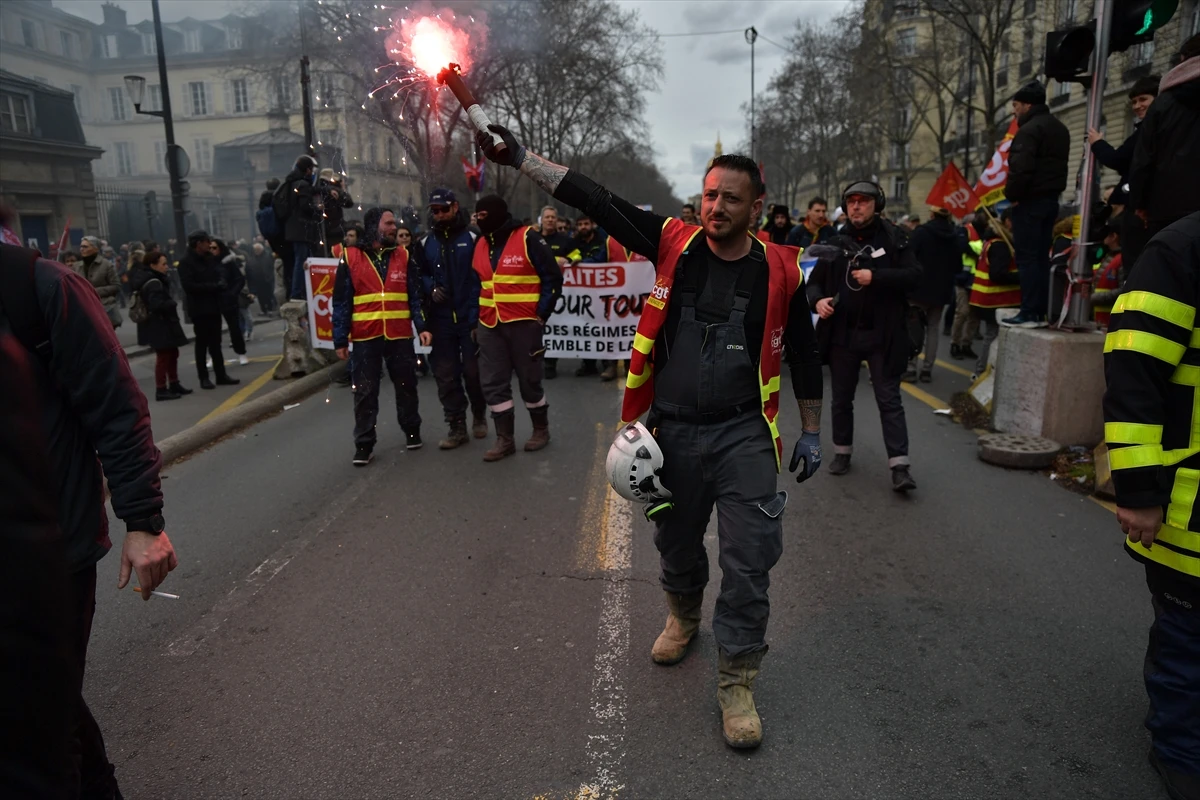 Macron ne odustaje, najavljeni novi prosvjedi