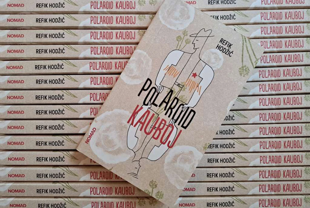 Polaroid kauboj, roman satkan od slika iz djetinjstva