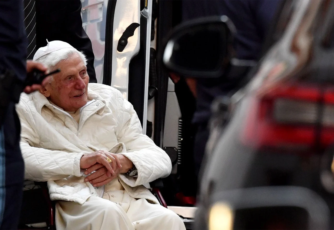 I papa Benedikt XVI. istraživan kao suučesnik u seksualnom zlostavljanju