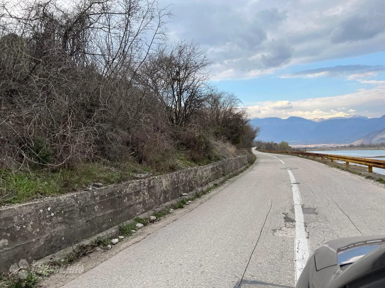 Mostar: Važnija plaža od ceste do plaže?