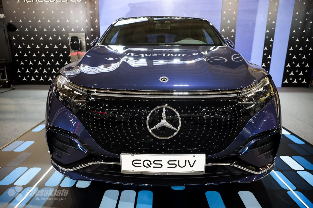 Bljesak na 55. Međunarodnom salonu automobila u Beogradu: Mercedes plijeni pažnju