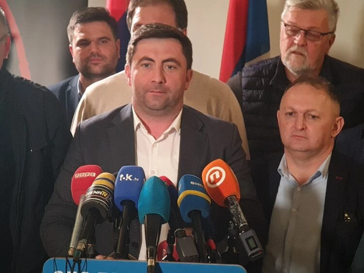 Građani Bijeljine odlučili: Ljubiša Petrović ostaje gradonačelnik