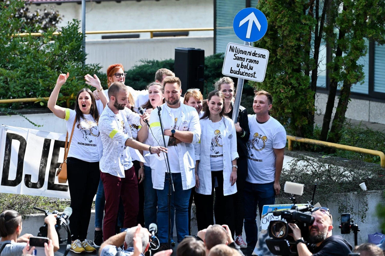 Veliki prosvjed liječnika - ''Mi plaće zaradimo nekoliko puta mjesečno''