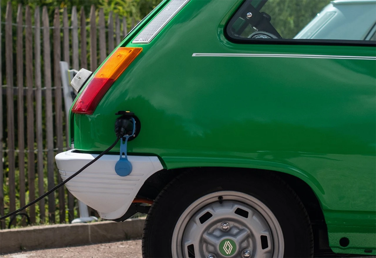U prodaju pušten set za pretvaranje klasičnog Renaulta 4 u električni