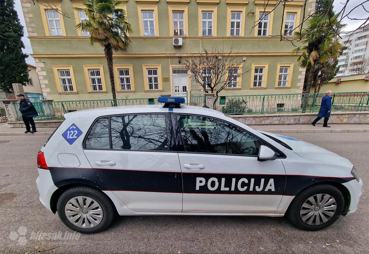 Mostar: Bomba u školsko dvorište bačena, ali nije eksplodirala