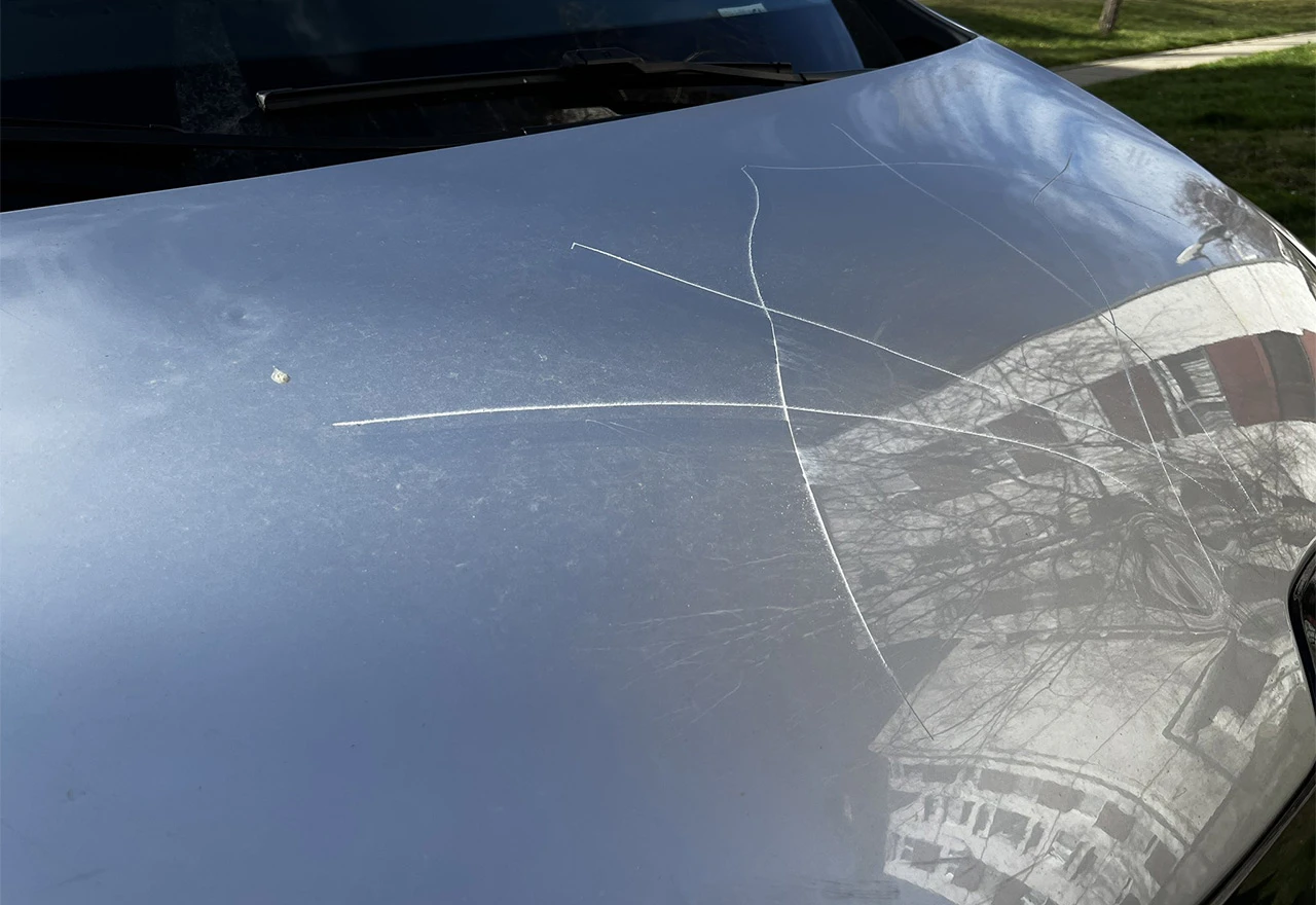 Banja Luka: Poruka na automobilima novinara