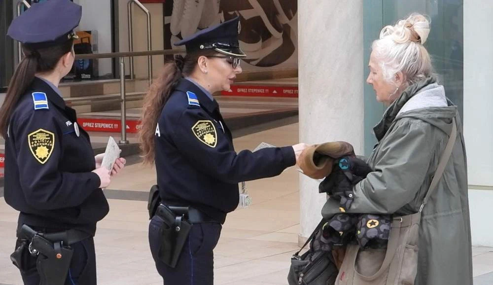 Policija u akciji ukazivanja na značaj preventivnih zdravstvenih pregleda žena