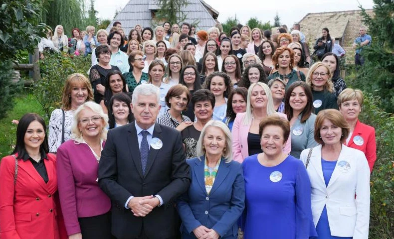 Čović svim ženama želi sretan 8. mart