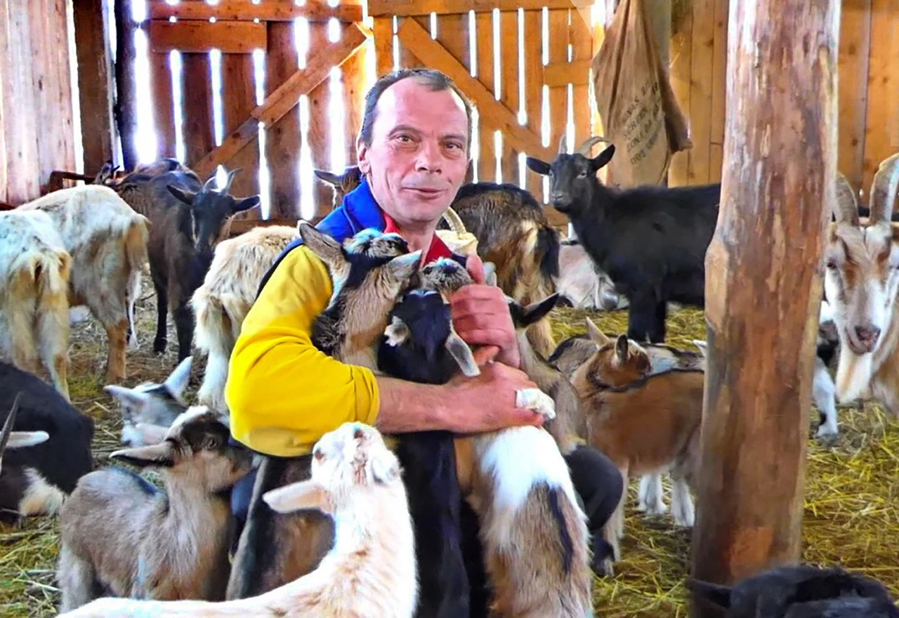 VIDEO | Dominko danima bio bez struje, sam u selu sa kozama, okovan snijegom