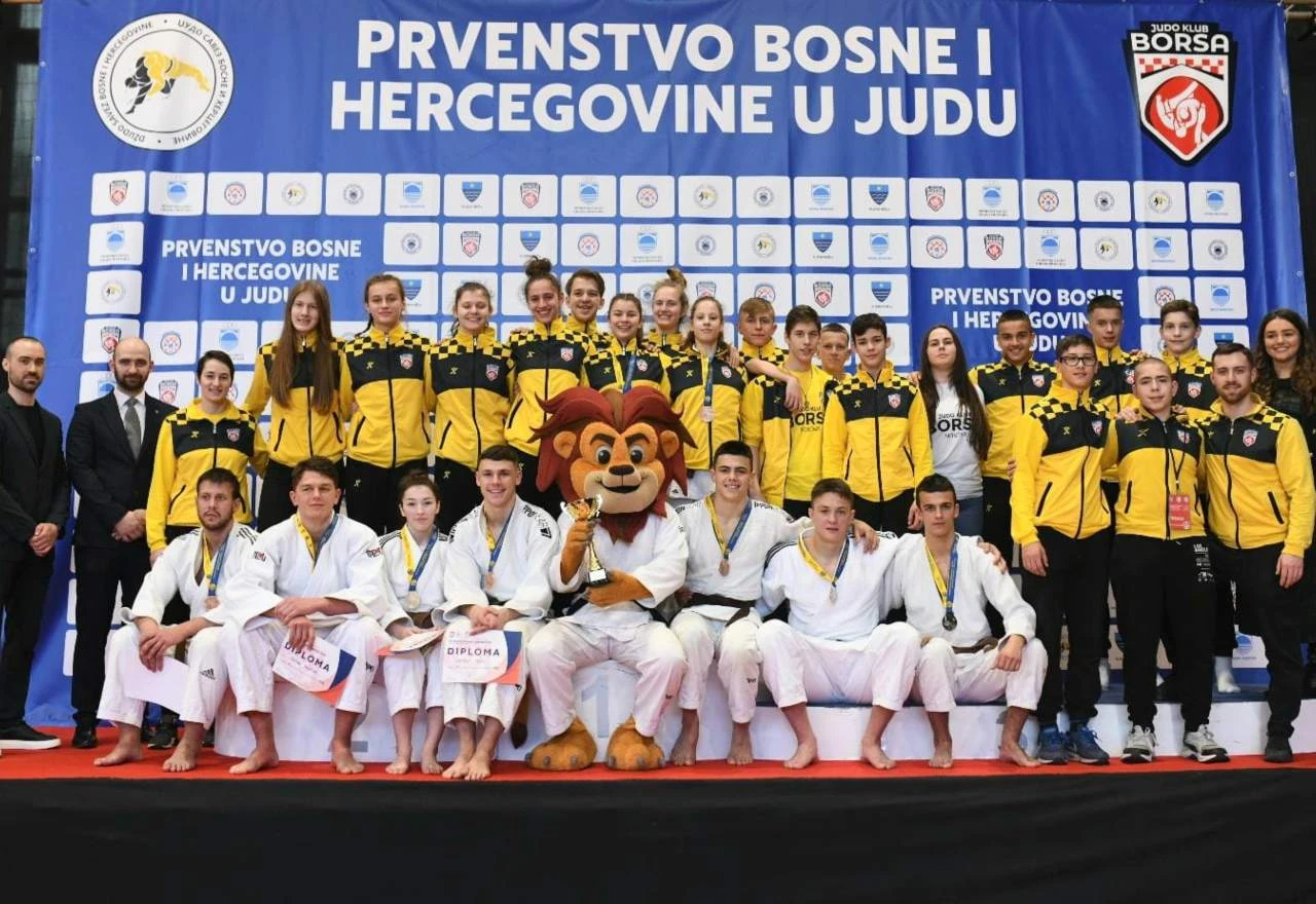 Borsa najbolji kadetski klub BiH, brončani za seniore!