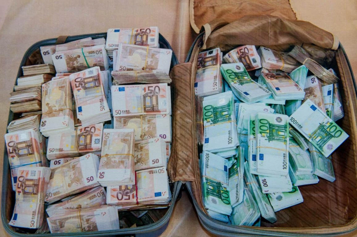Mostar: Uhićena trojka koja je ukrala muškarcu torbicu sa 10.000 eura