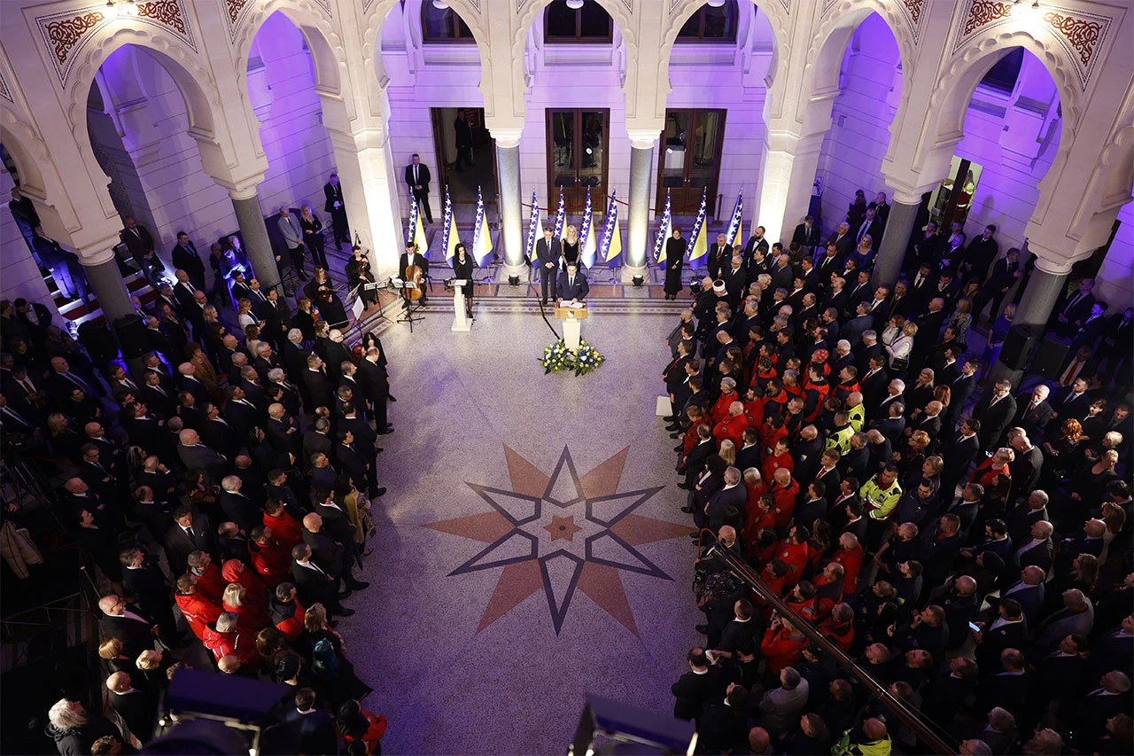 Komšić: Sada znamo na koga možemo računati u sadašnjim i budućim borbama