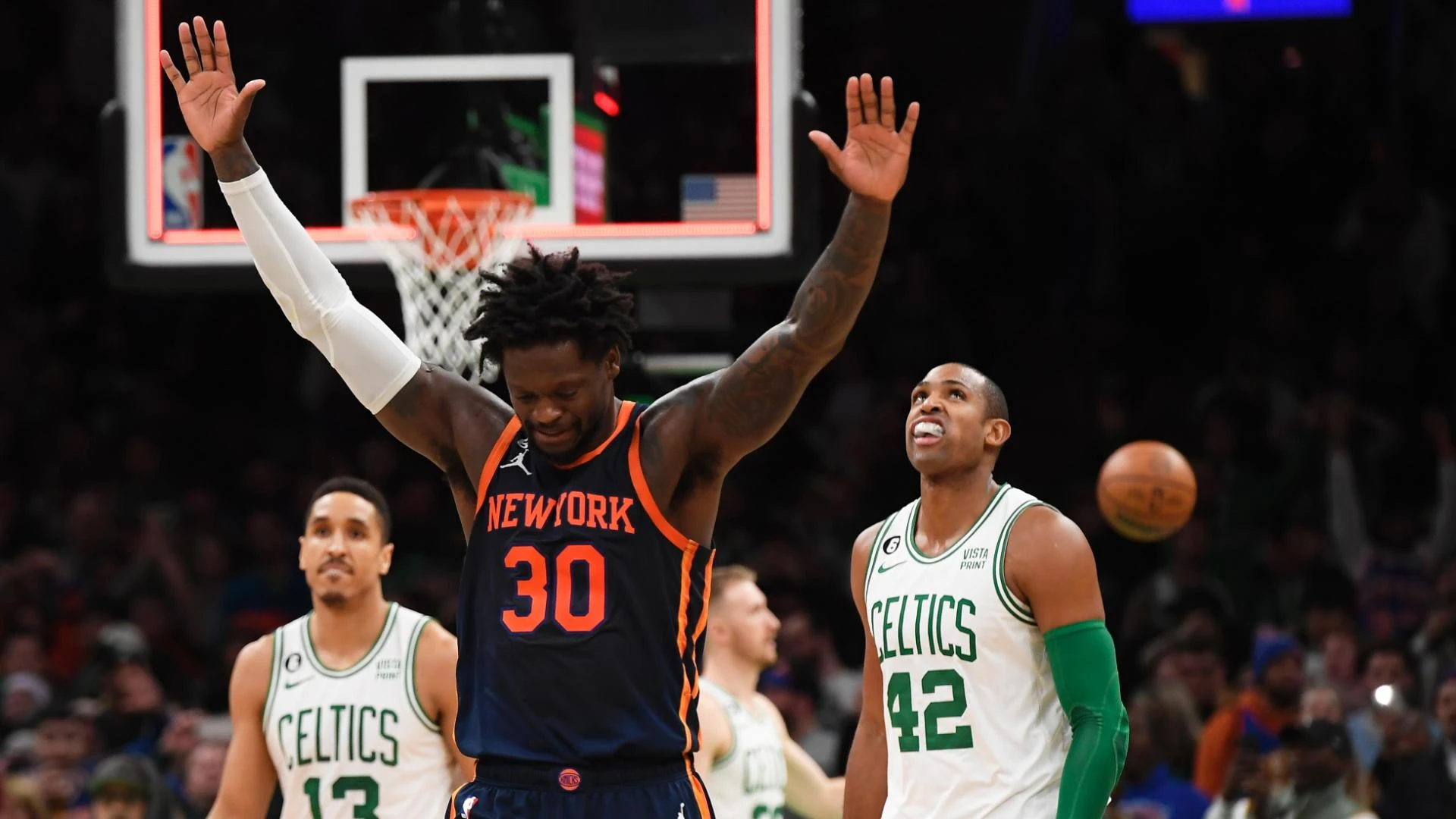 Knicksima stari klasik, Butler presudio Sixersima
