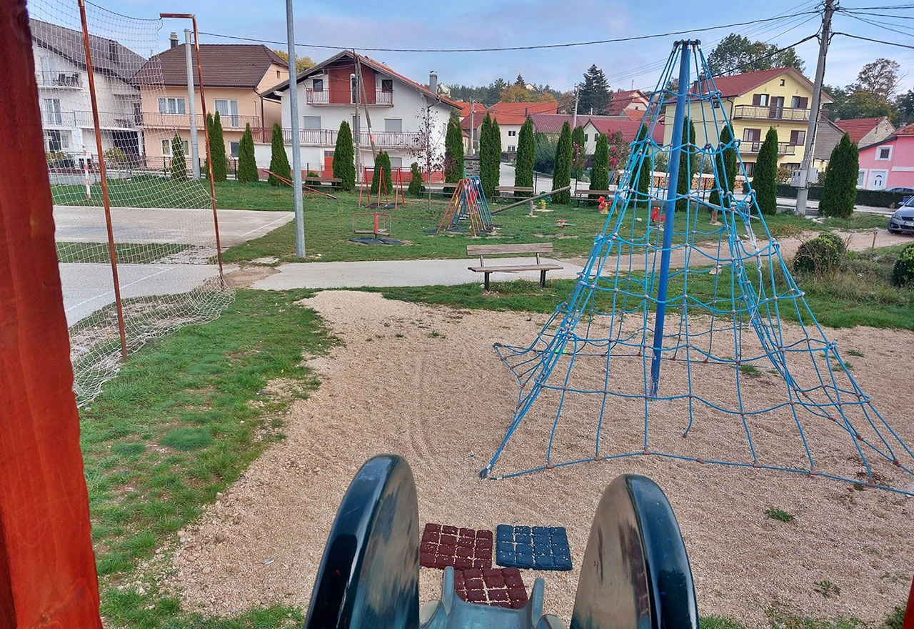 Dječje igralište i rekreacijski centar opremljeni novim igračkama