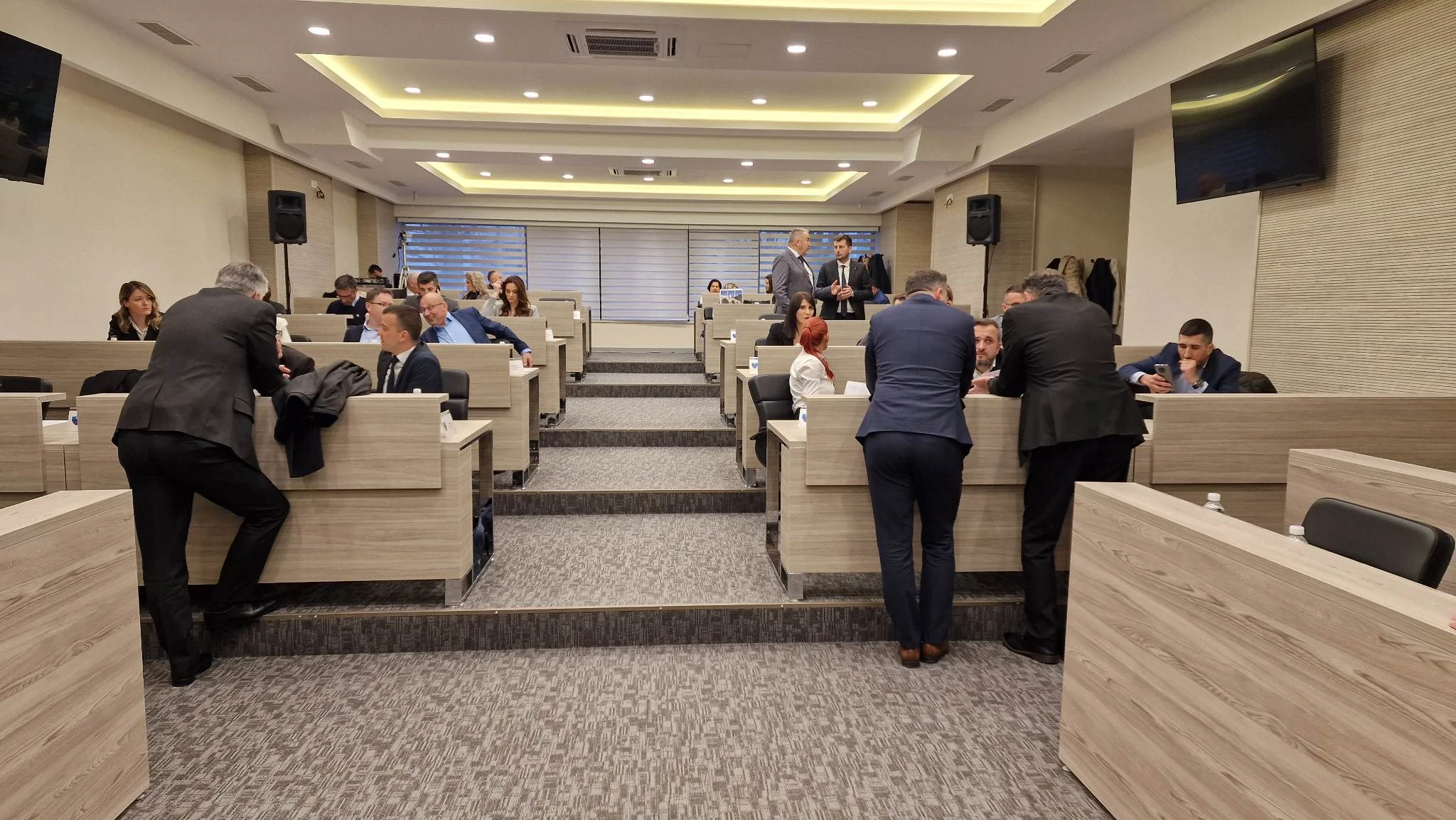 Kapitalan i fundamentalan zakon pred zastupnicima
