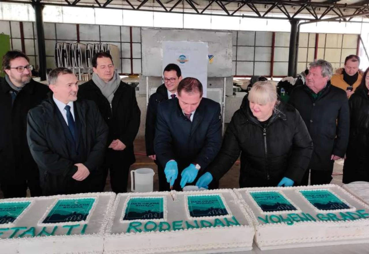 Više od 20 metara torte za 763. rođendan 