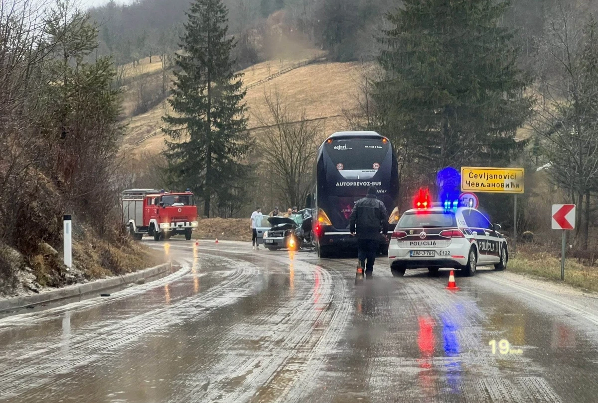 Podlegao mladić od posljedica prometne u kojem je sudjelovao i autobus s igračima Veleža