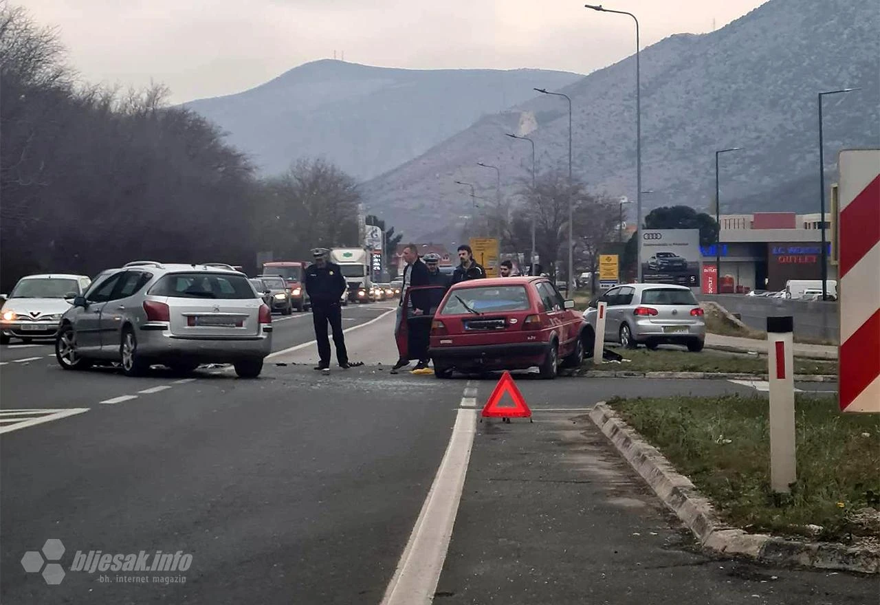 FOTO | Sudar na sjevernom ulazu u Mostar; velike gužve na M-17