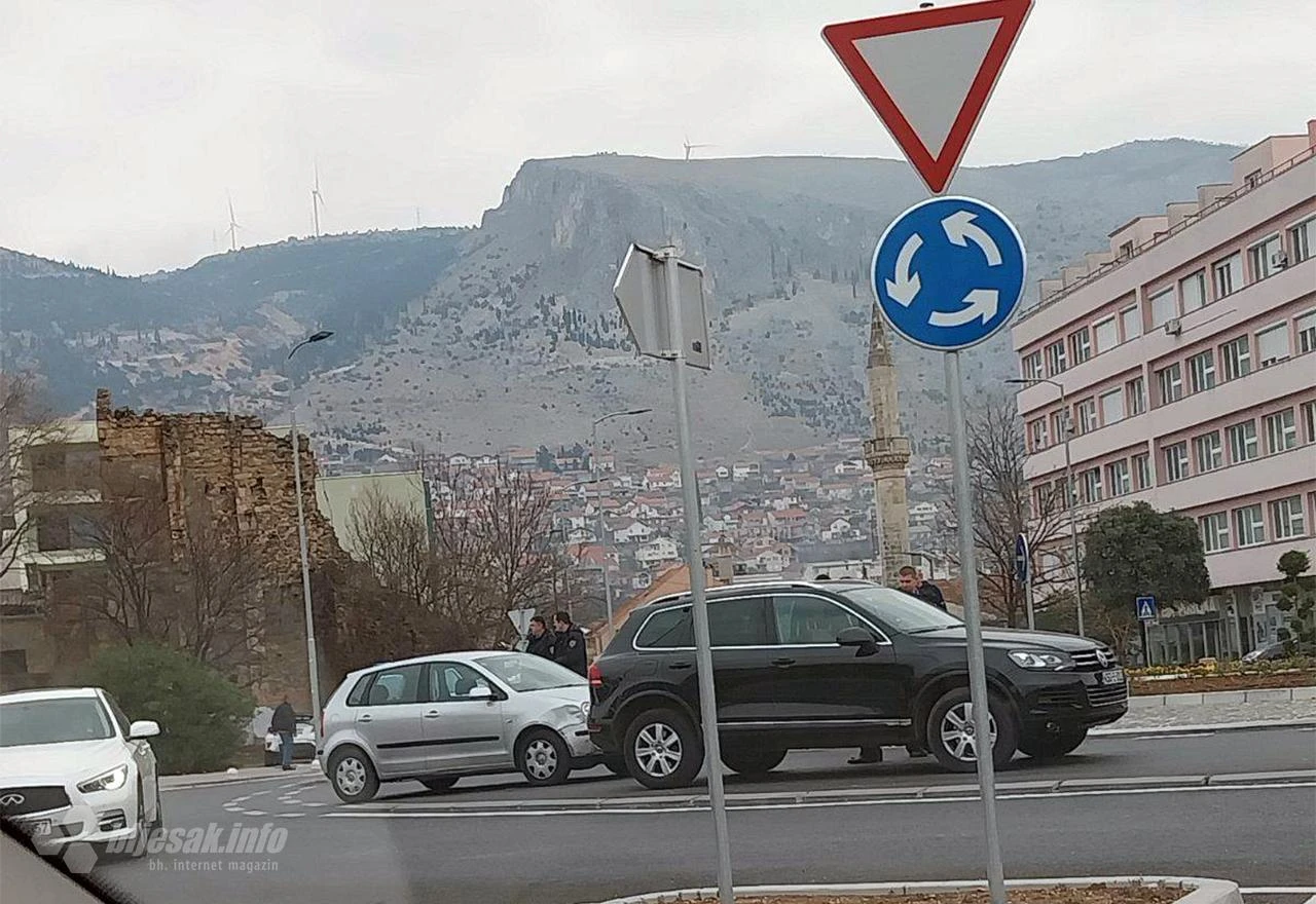 Gužva u kružnom kod Španjolskog: Polo ''stigao'' Touarega