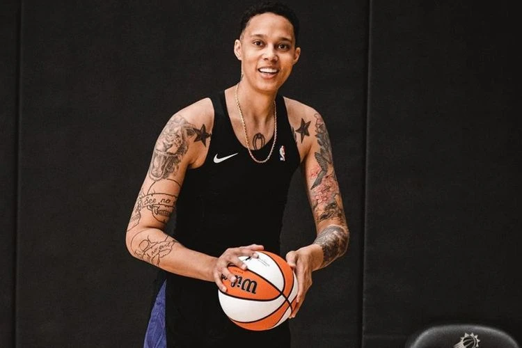 Brittney Griner se vraća, potpisala ugovor