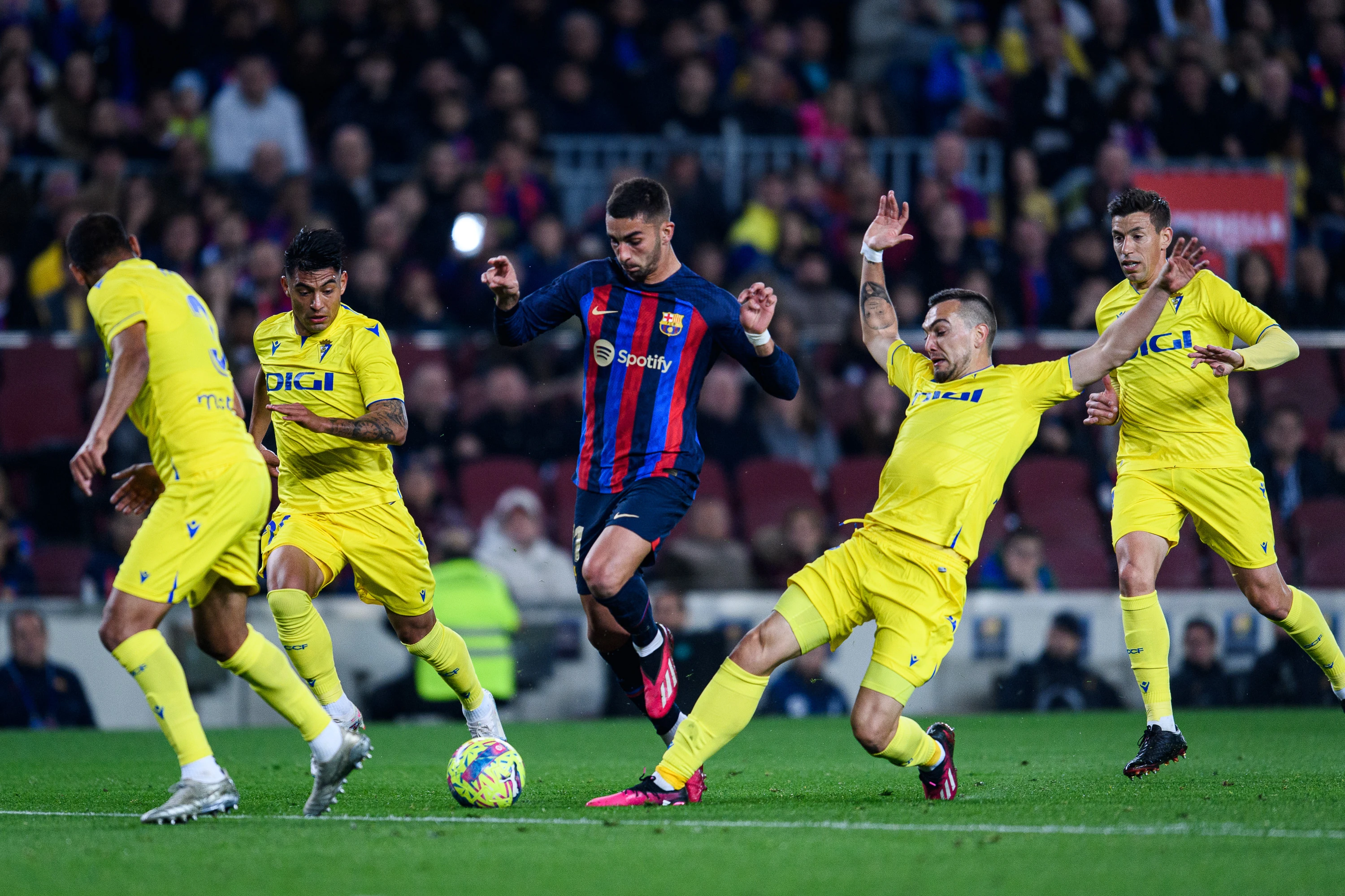 Barcelona rutinski svladala Cadiz, Griezmann donio tri boda Atleticu