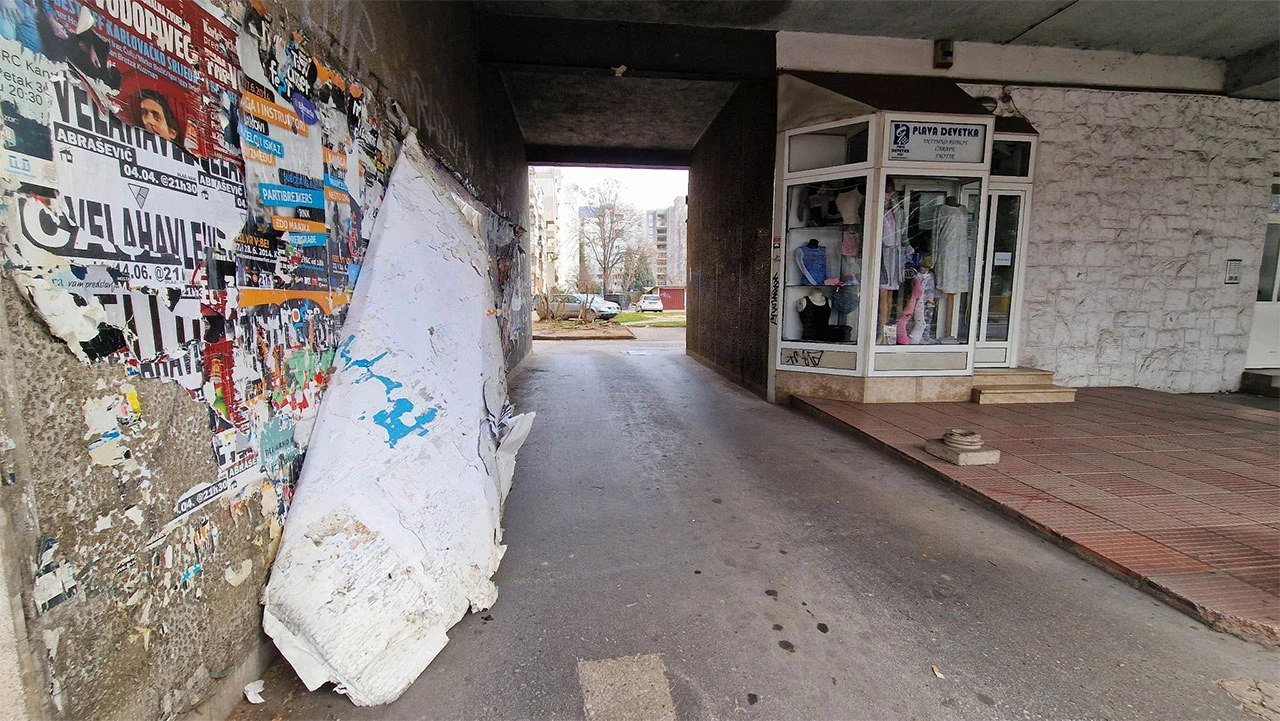 'Urušio' se poznati zid iz prolaza u Splitskoj ulici
