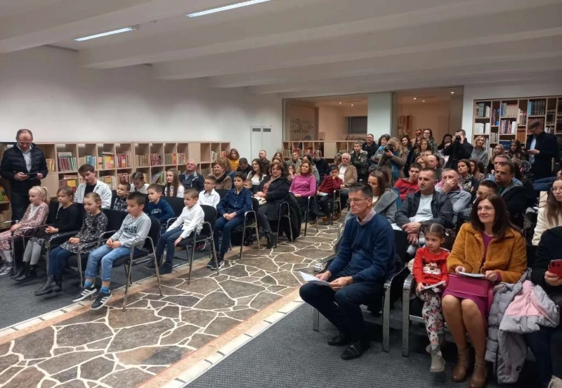 U Širokom Brijegu predstavljena prva zbirka pjesama Adrijane Marić