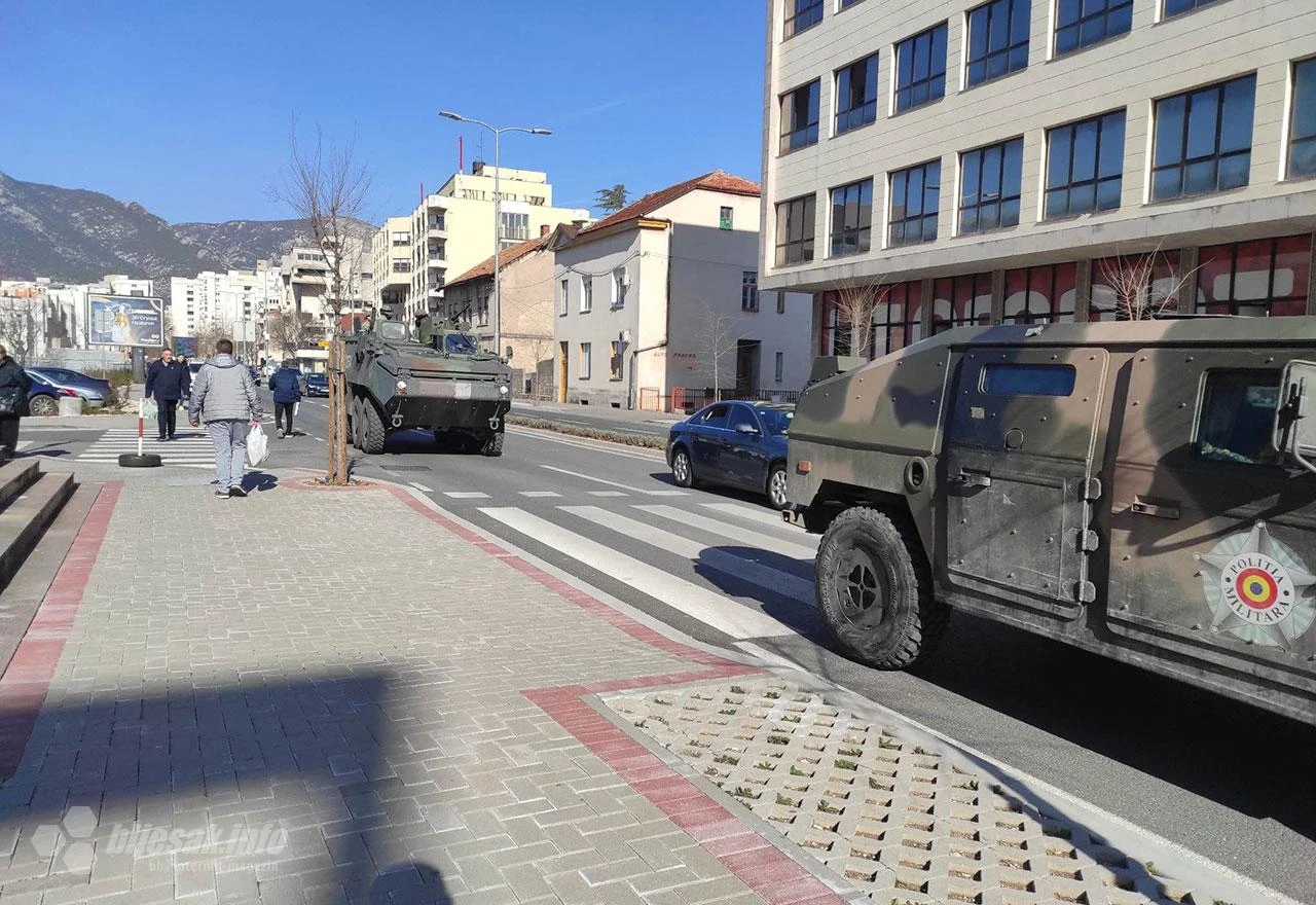 Rumunjska vojna policija na mostarskim ulicama