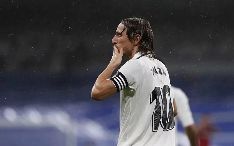 Marca: Modrić nije prioritet Reala, važniji su Kroos i Bellingham 