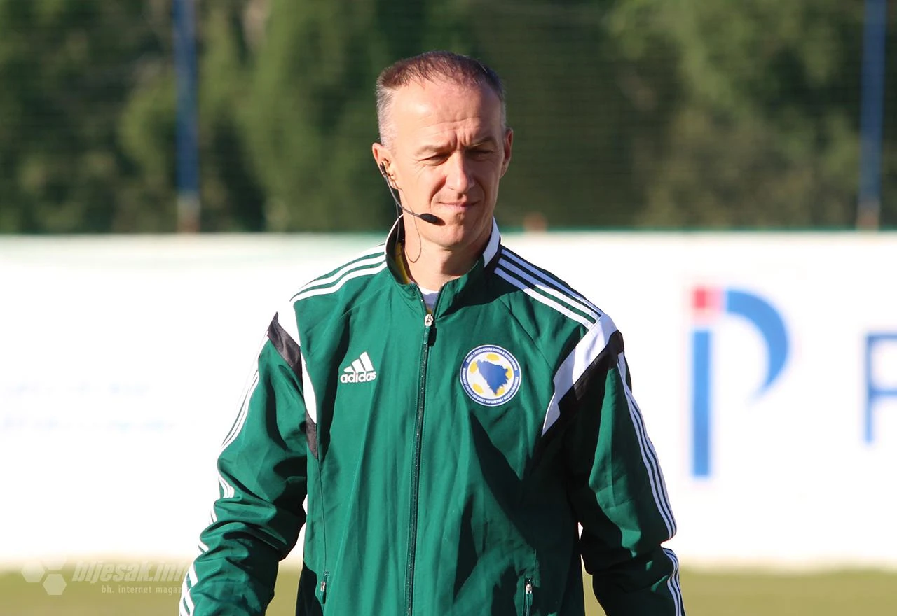 Bivši nogometni sudac Goran Paradžik predstavlja knjigu ''I suci su samo ljudi''