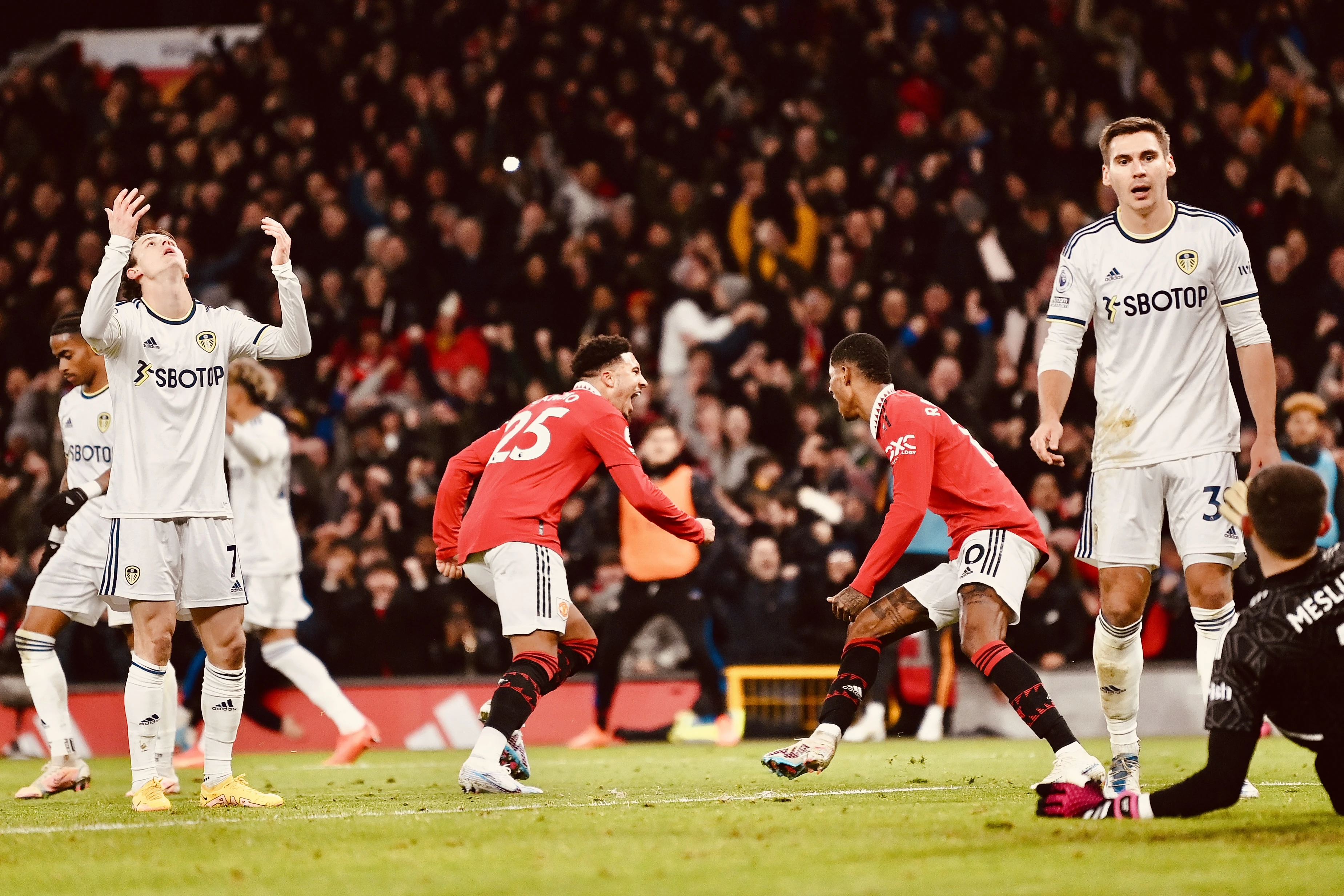 Manchester Unitedu samo bod protiv Leeds Uniteda