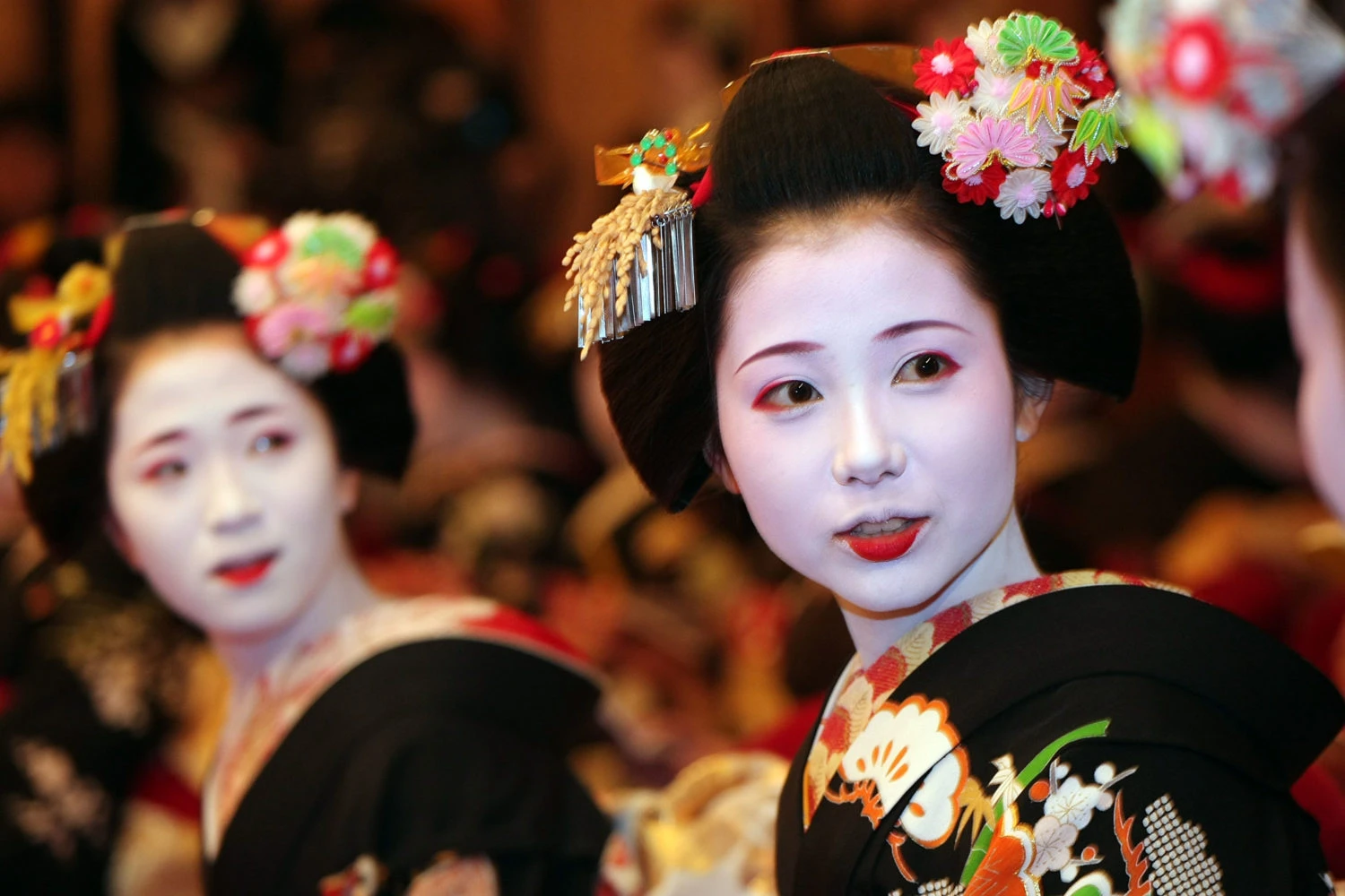Imaju status državnih službenica: Japanski grad zapošljava gejše kako bi privukao turiste 