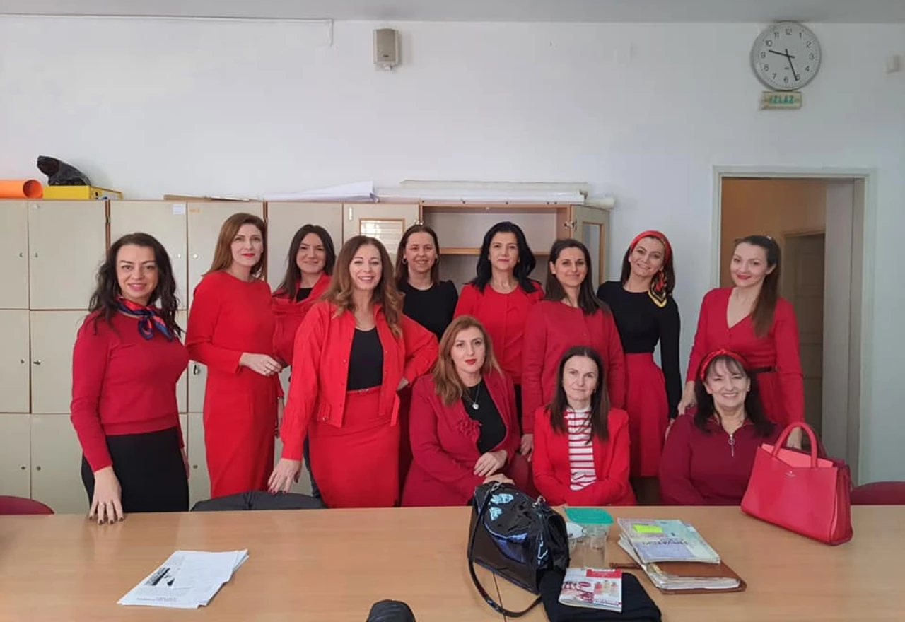I Mostar obilježava Dan crvenih haljina: Profesorice za primjer