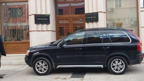 Vukanoviću oduzet automobil jer je blokirao ulaz u Gradsku upravu