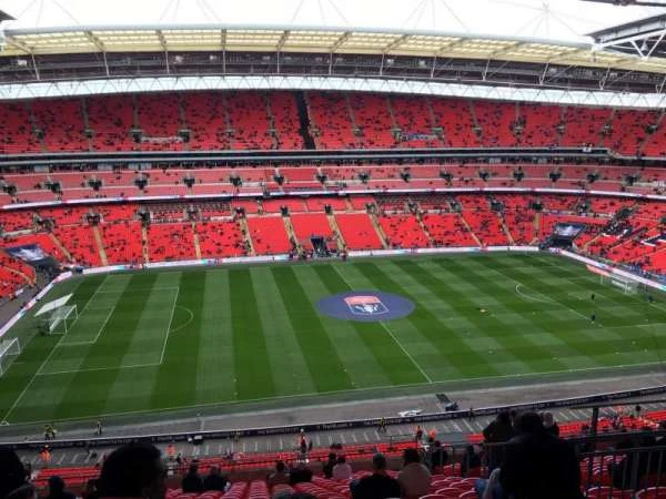 Wembley vraća stajanje